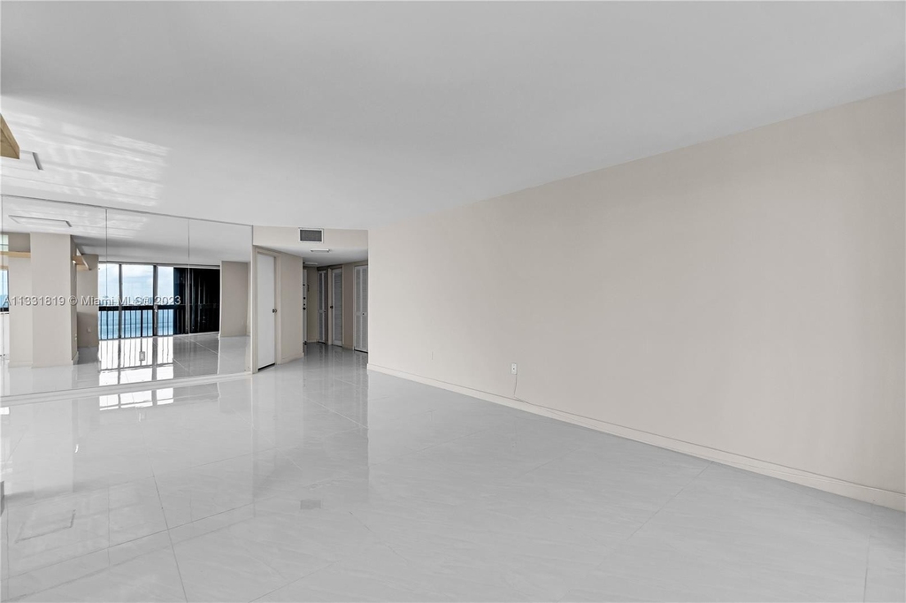 2333 Brickell Ave - Photo 15