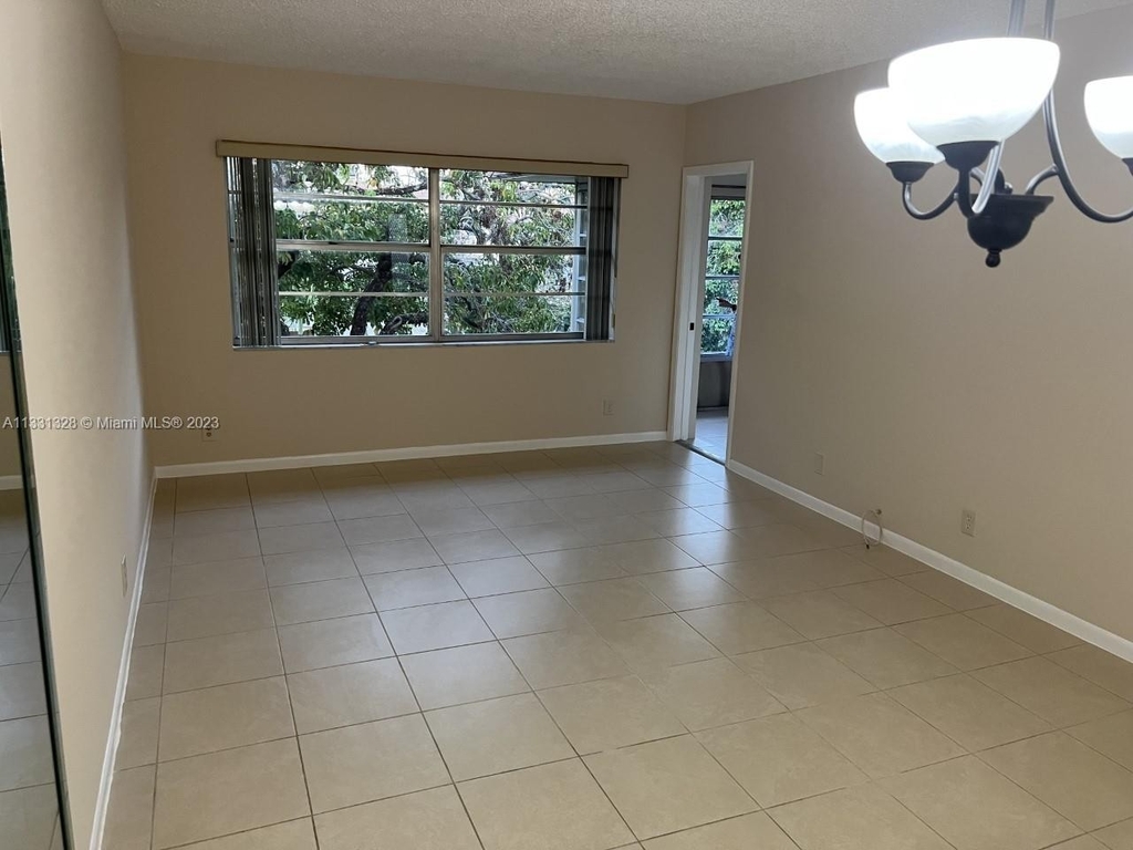 5061 W Oakland Park Blvd - Photo 8