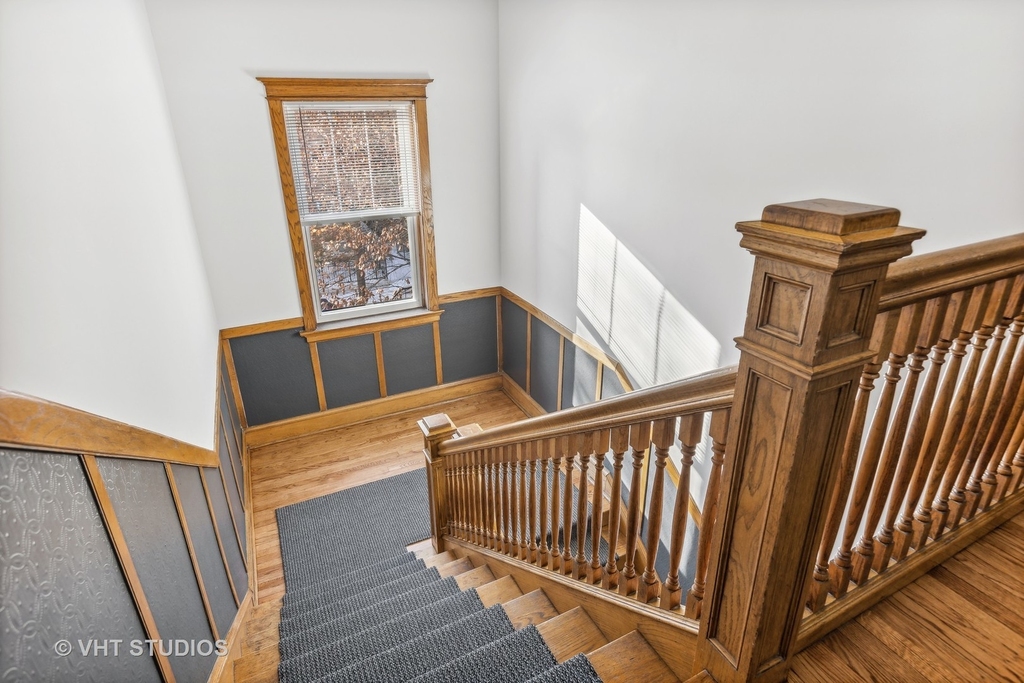 1322 W Winnemac Avenue - Photo 2