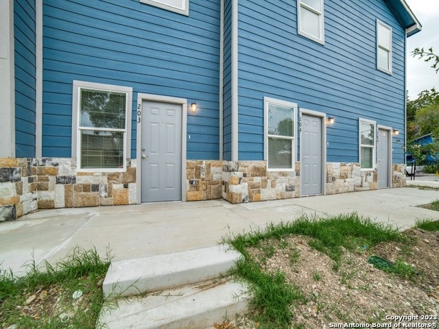 143 Lucas St - Photo 11