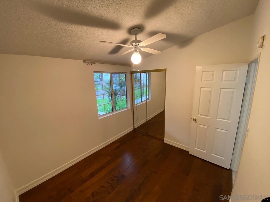 9516 Larrabee Ave - Photo 22