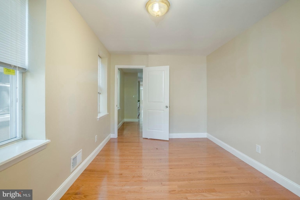 1522 E Baltimore Street - Photo 15