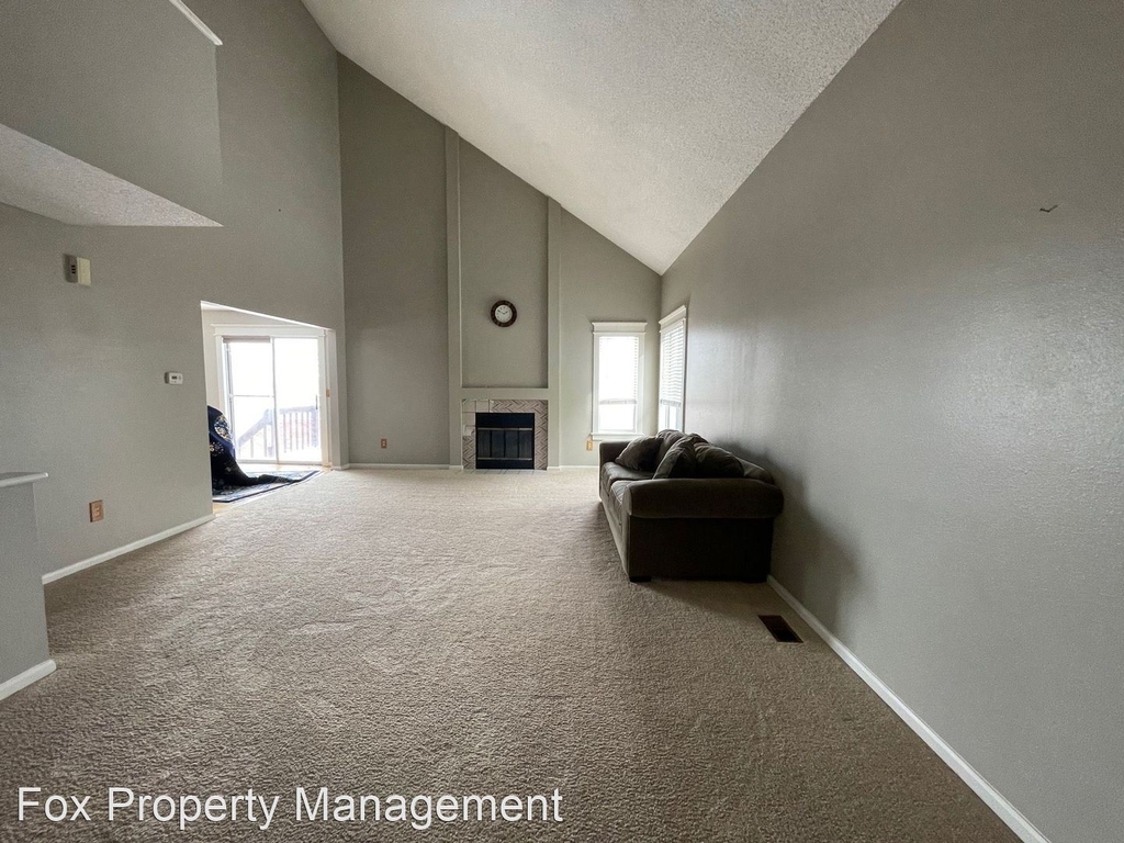 2260 E. Cherrywood Drive - Photo 2