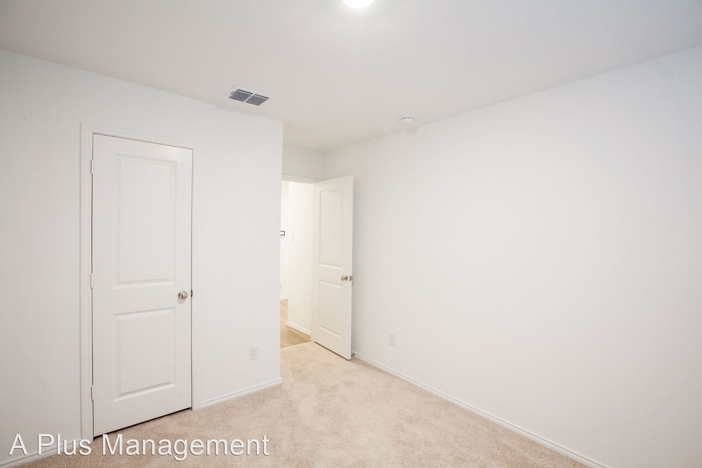 5401 Lavender Drive - Photo 16