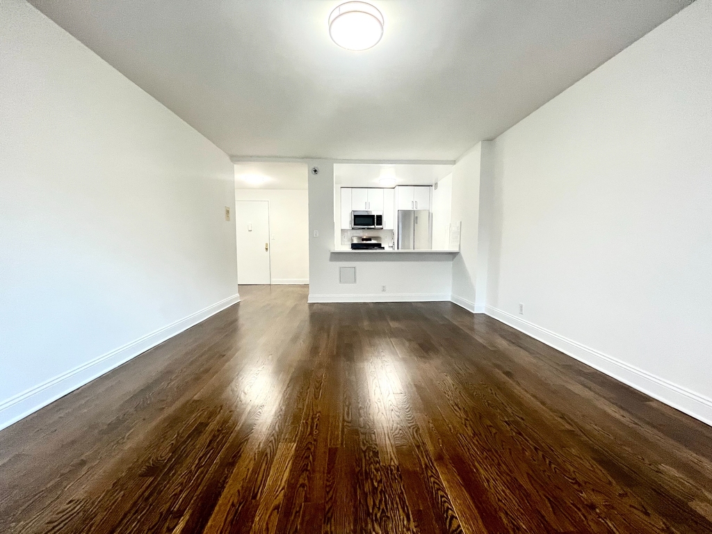 400 East 89th Street apt 12K - Photo 0