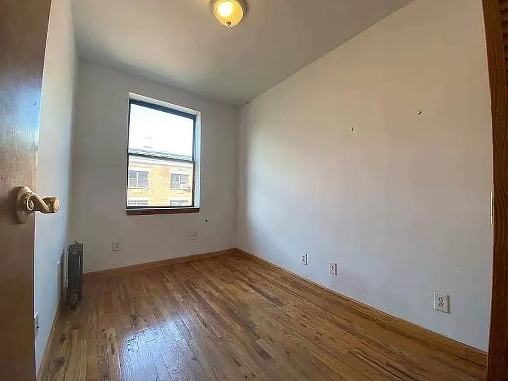 540 East 5th Street - Photo 5