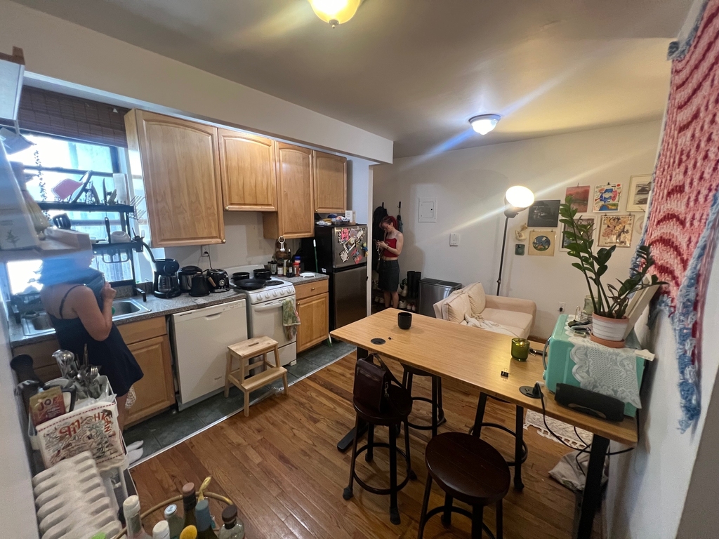 540 East 5th Street - Photo 2