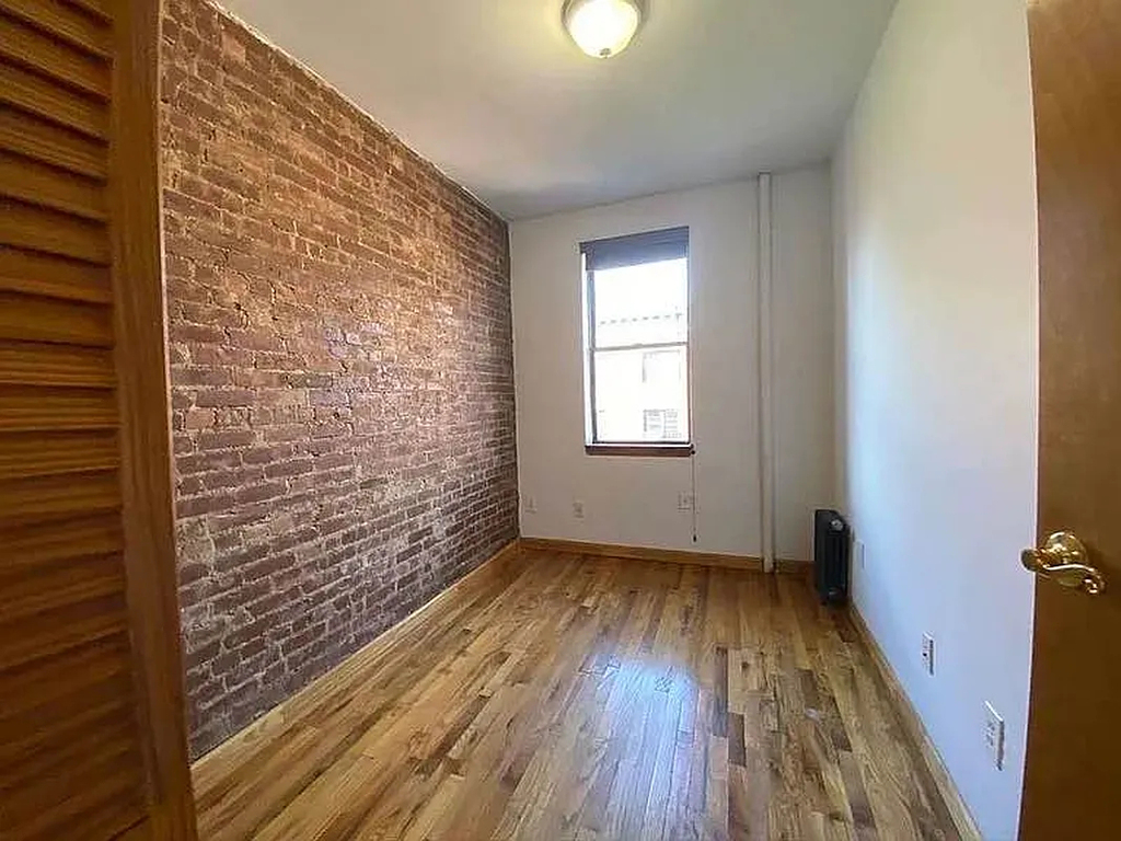 540 East 5th Street - Photo 4