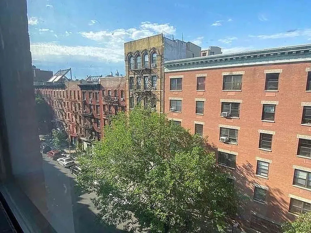 540 East 5th Street - Photo 3