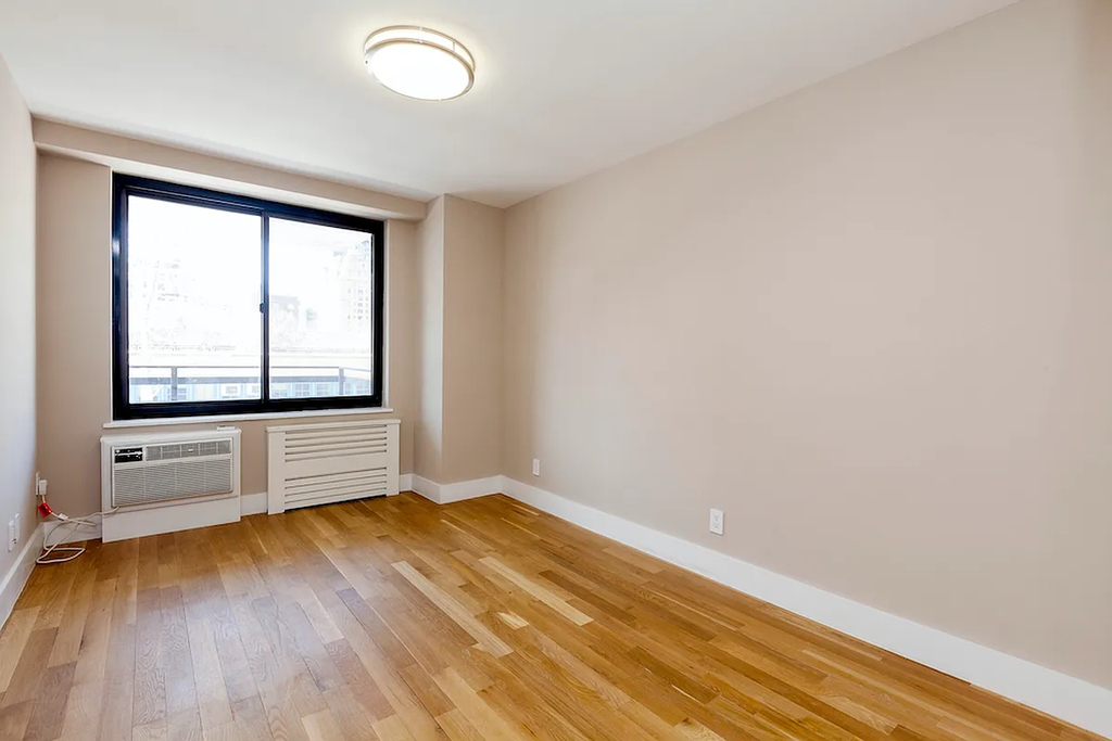 784 Columbus Avenue - Photo 2