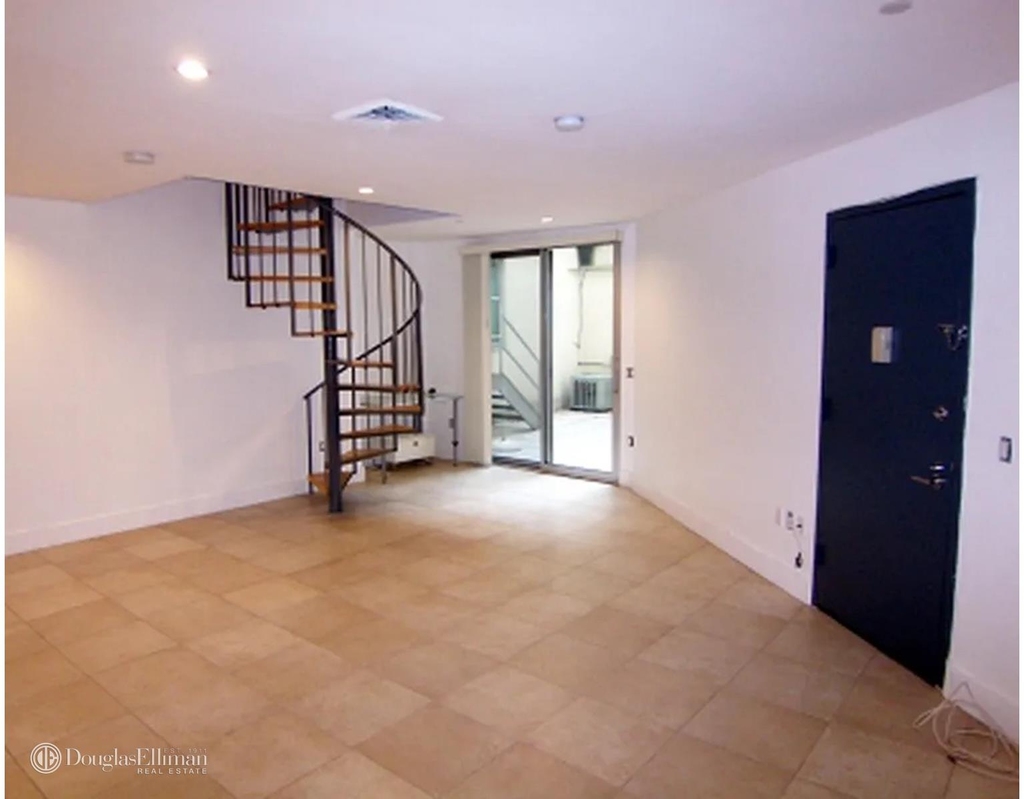 24 Dunham Pl - Photo 5