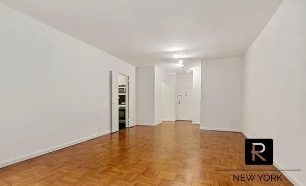 300 East 46th Street - Photo 3