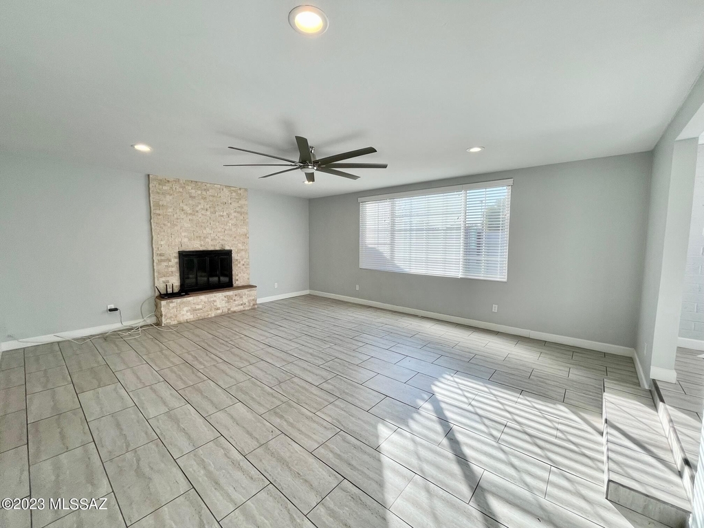 745 N Richey Boulevard - Photo 10