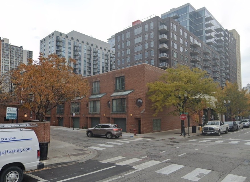 171 W Goethe Street - Photo 0