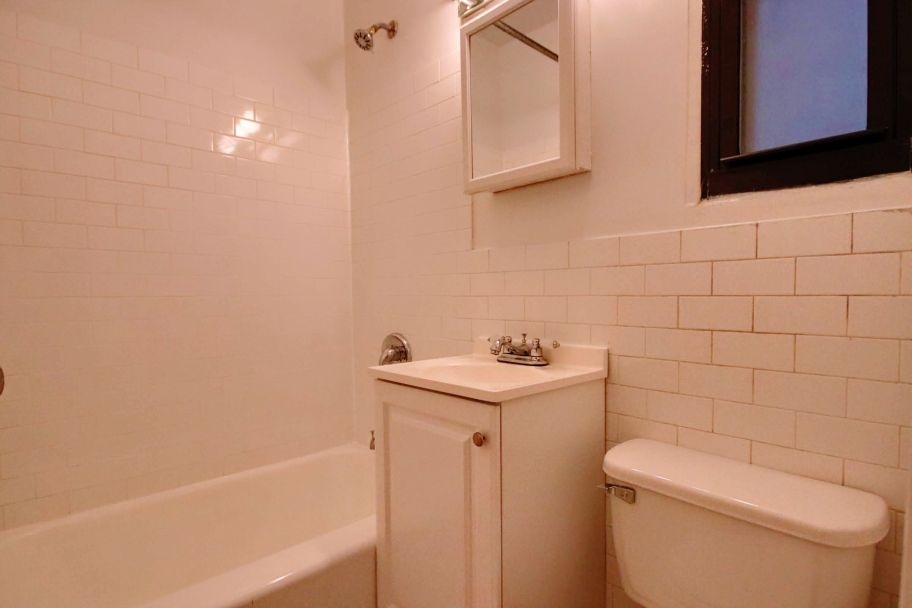 206 East 70th Street - Photo 4