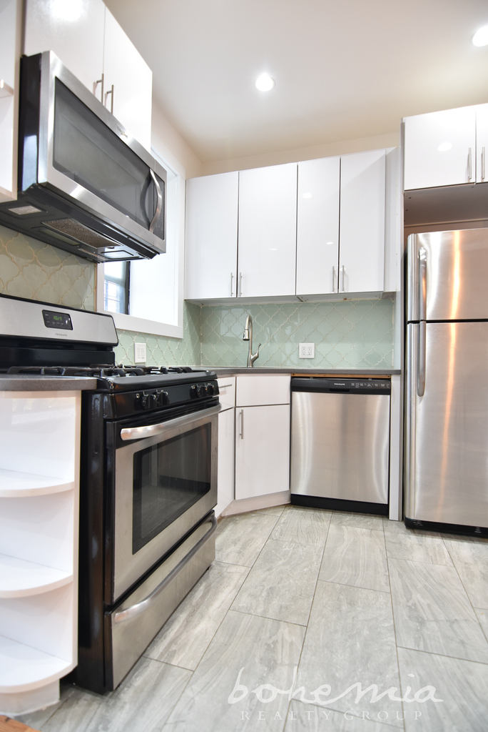 555 West 151st Street - Photo 4