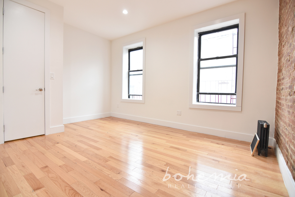 555 West 151st Street - Photo 6