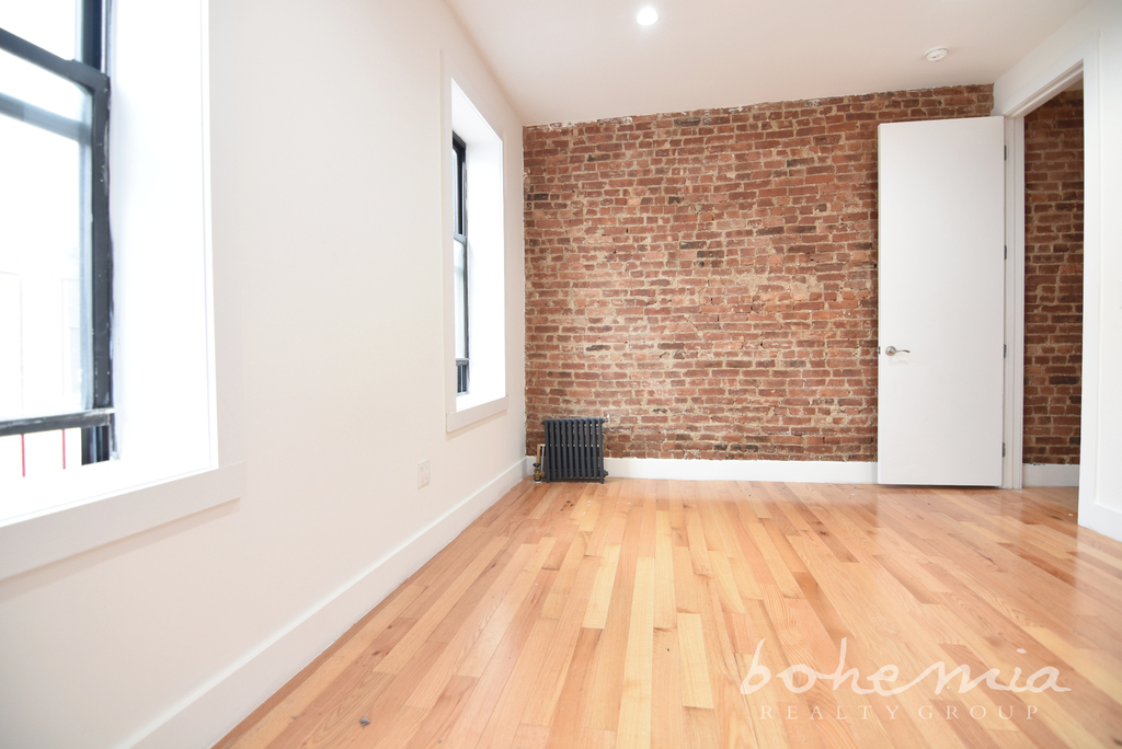 555 West 151st Street - Photo 7