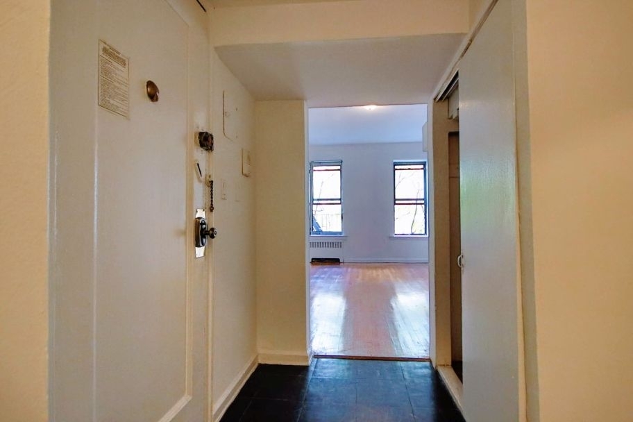 206 East 70th Street - Photo 4