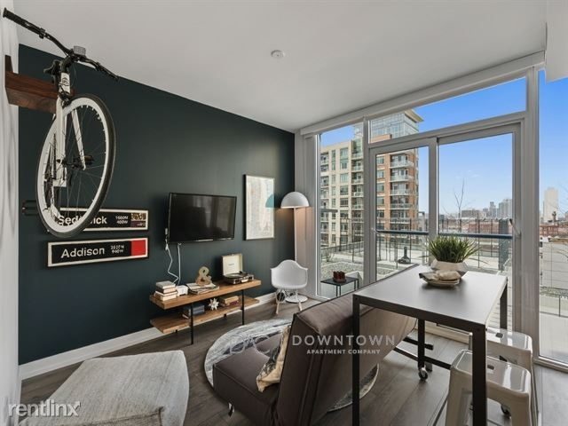 1309 N Wells St - Photo 1