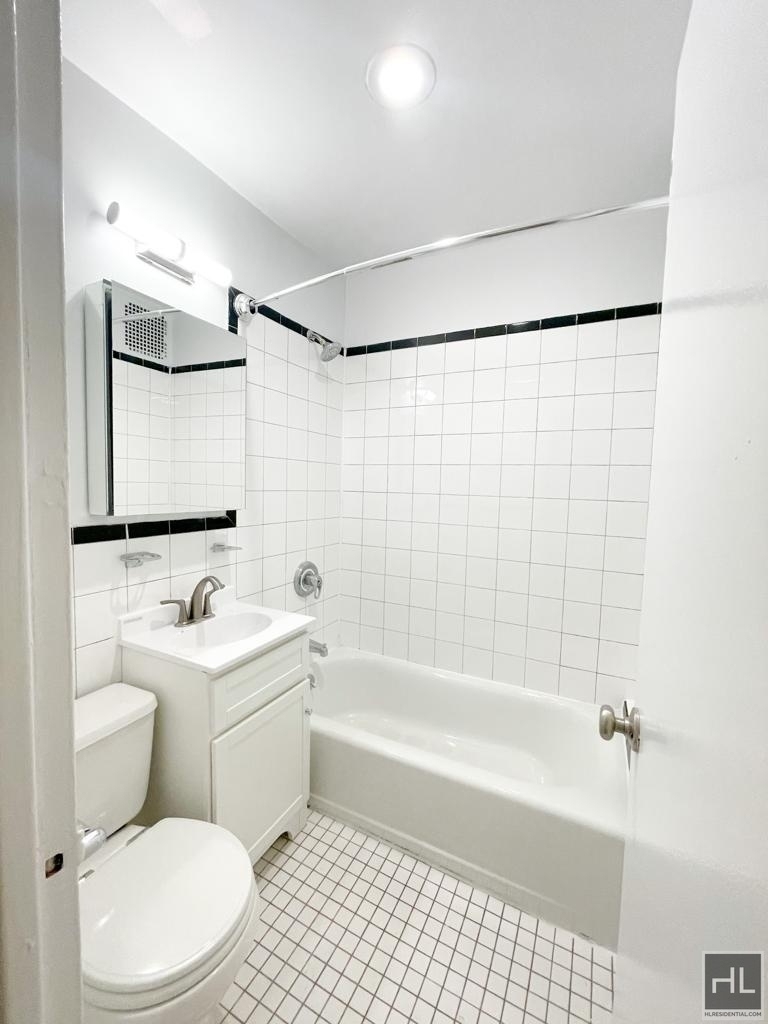 East 83 Street - Photo 3