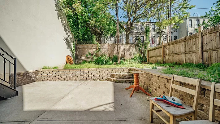 212 Starr Street - Photo 3
