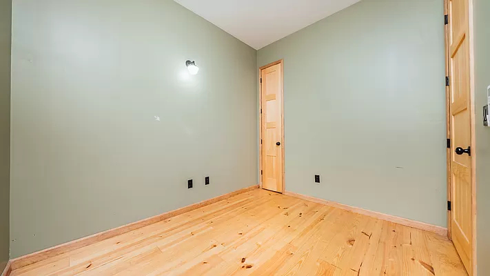 212 Starr Street - Photo 8