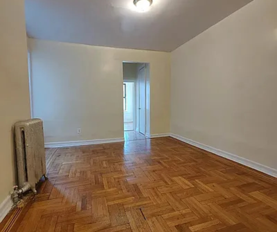 2600 Creston Ave - Photo 2
