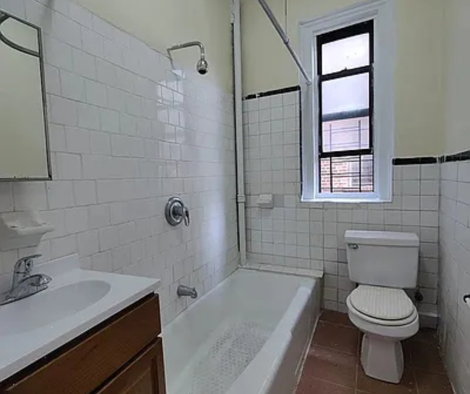 2600 Creston Ave - Photo 5