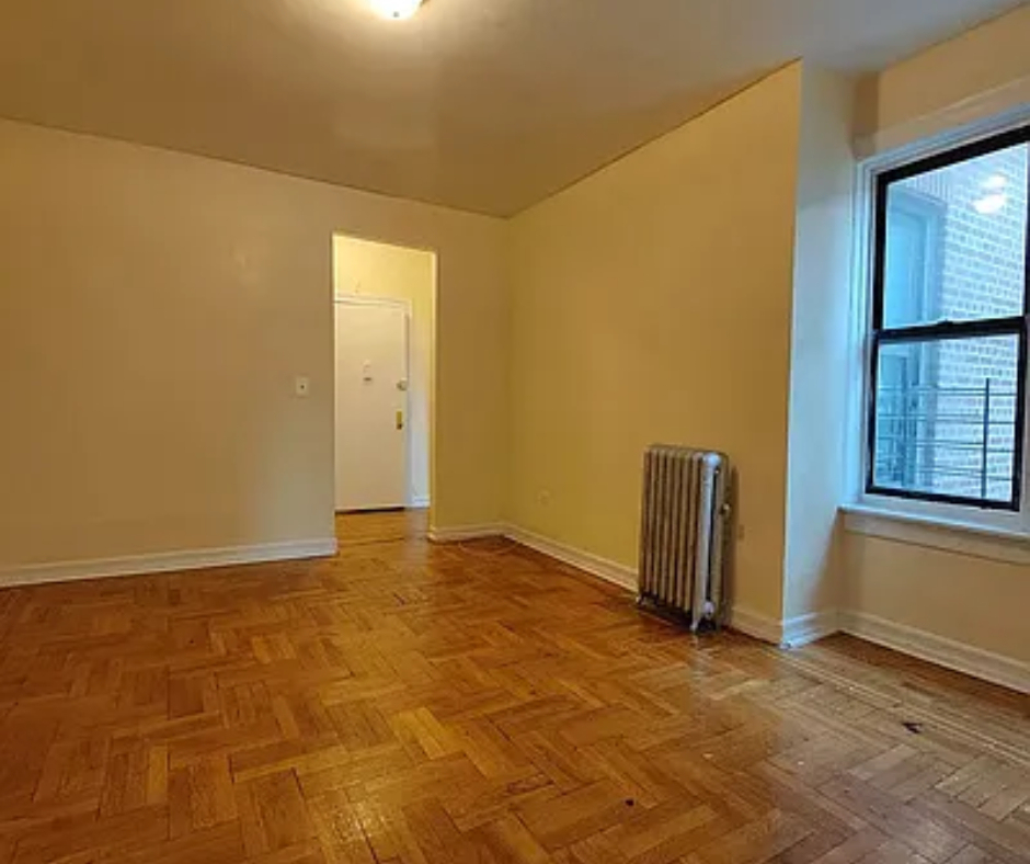 2600 Creston Ave - Photo 1