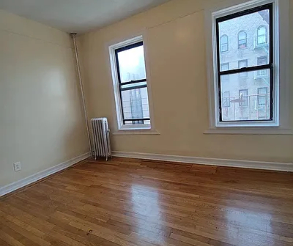2600 Creston Ave - Photo 3
