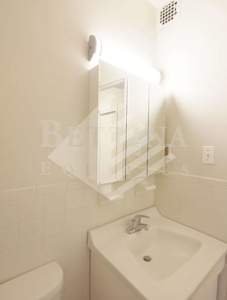 225 East 85th Street - Photo 10