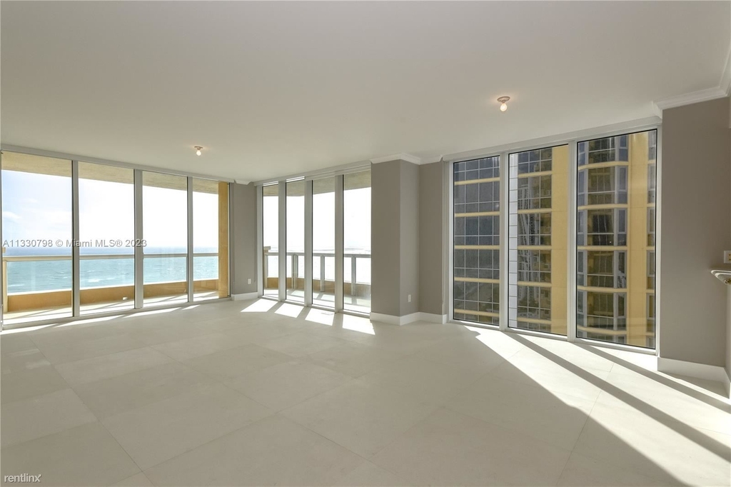 17875 Collins Ave # 2806 - Photo 3