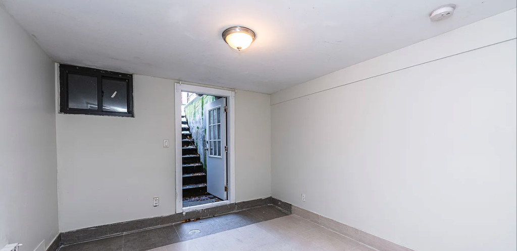 338 Melrose Street - Photo 10