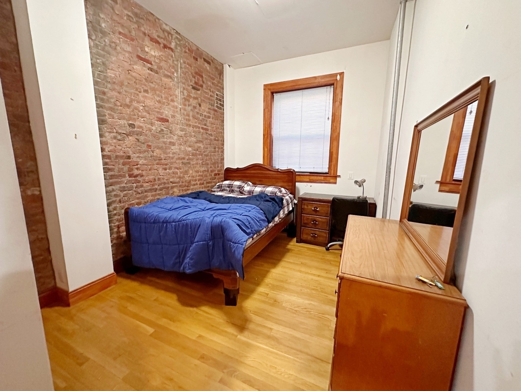 424 East 13th Street - Photo 2