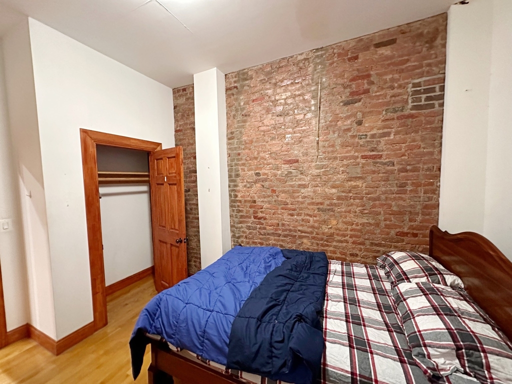 424 East 13th Street - Photo 5