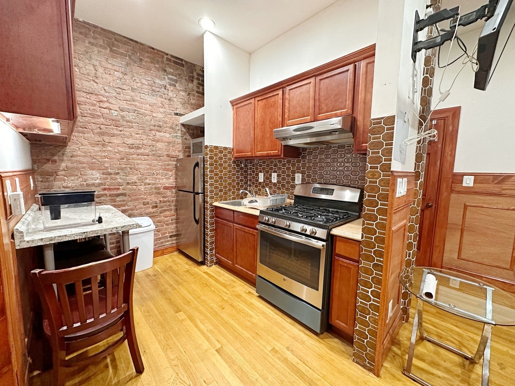 424 East 13th Street - Photo 11