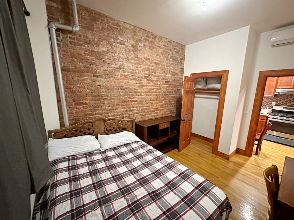 424 East 13th Street - Photo 18