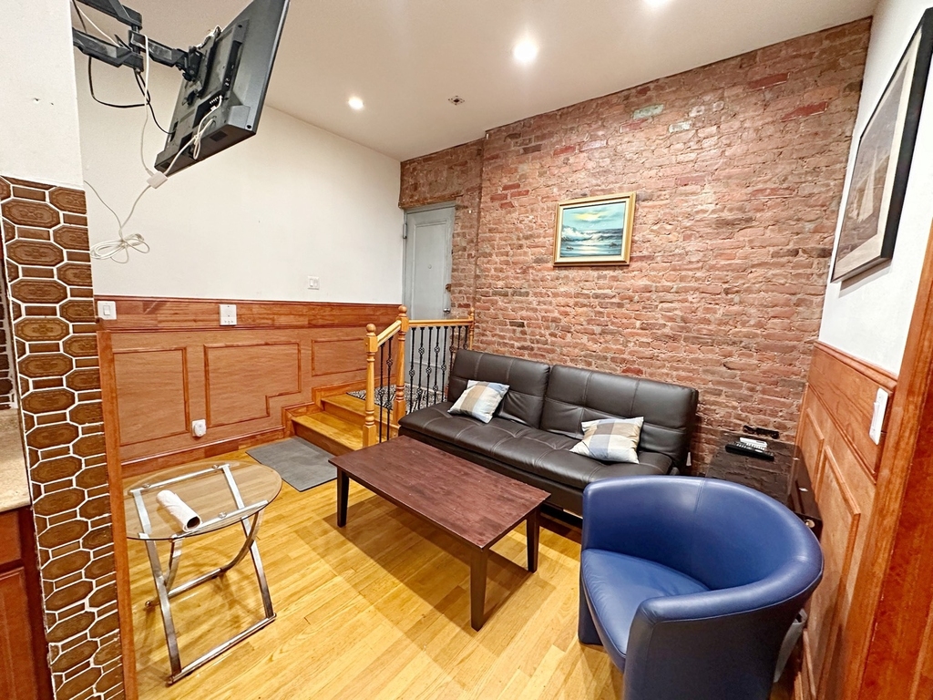 424 East 13th Street - Photo 4