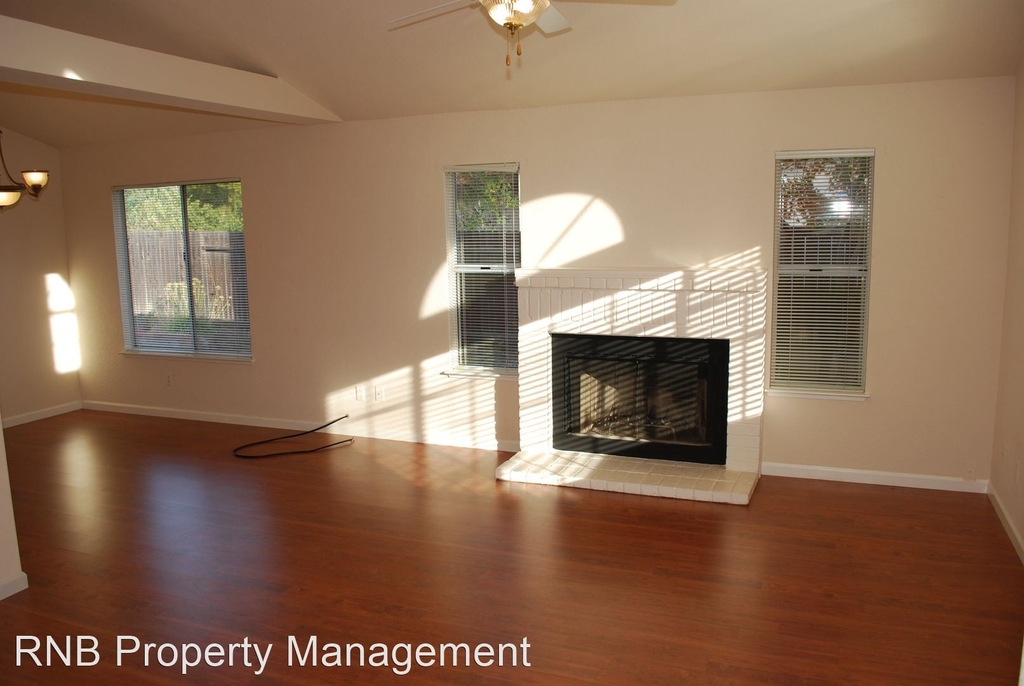 1524 Blue Lane - Photo 2