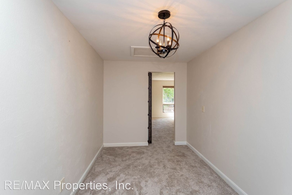 2344 Wood Avenue - Photo 25