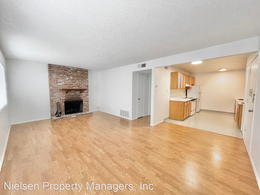 825 38th Street - Photo 2