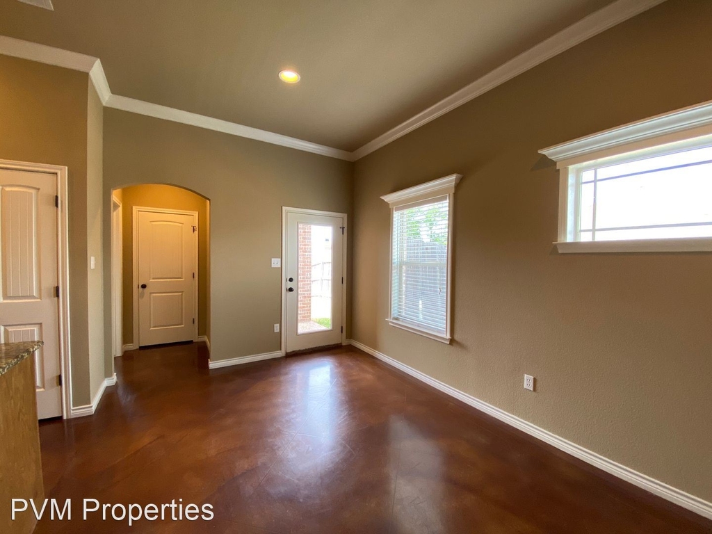 3025 Silver Saddle - Photo 3