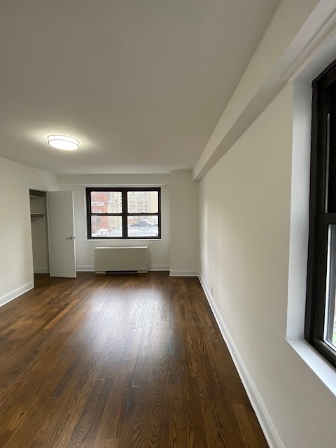 East 88th Street - Photo 8