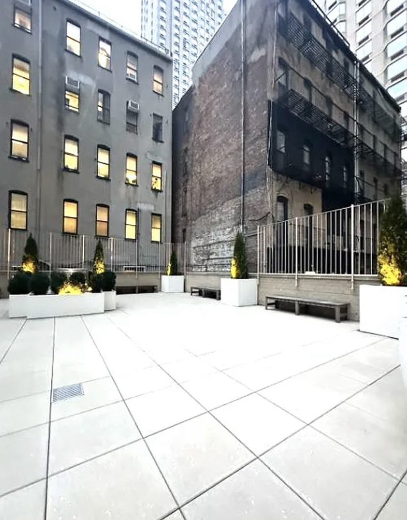 400 East 71st Street - Photo 8
