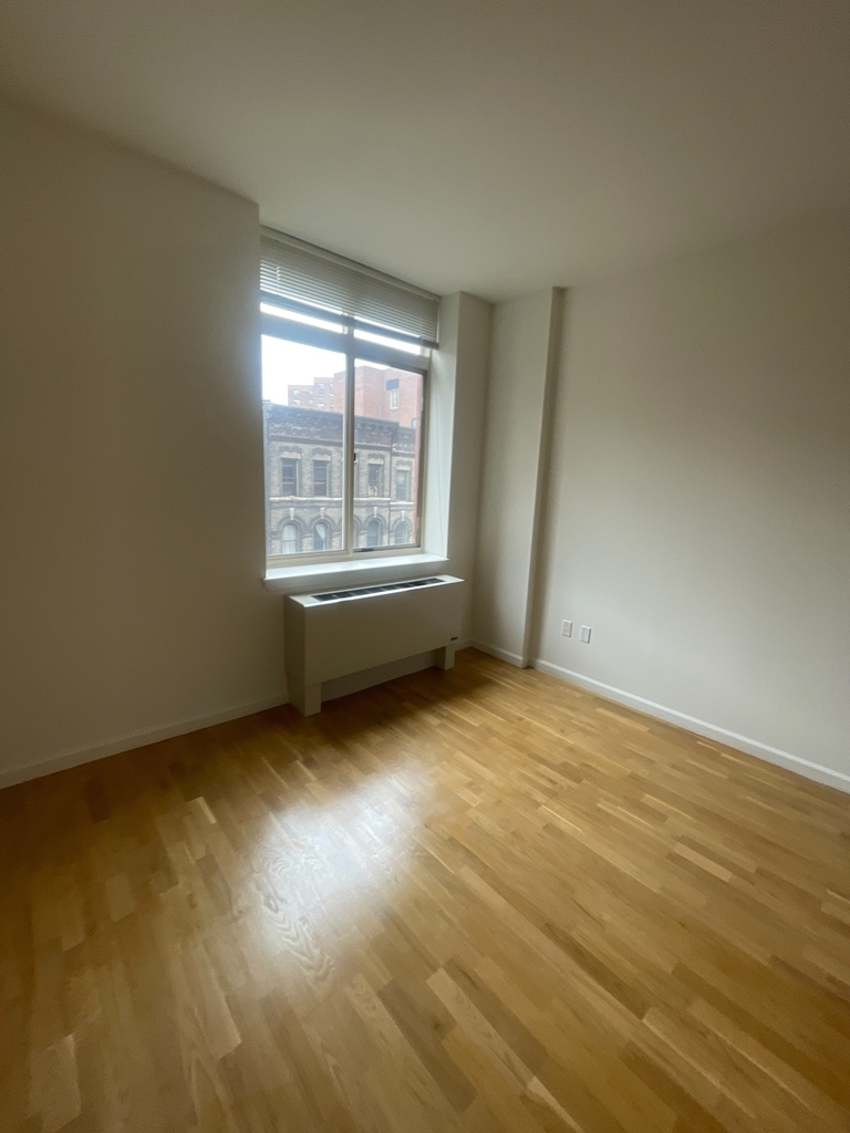 Carnegie Hill-Near to 4,5,6 Trains-Full Service Renovated One Bedroom 3600.00! - Photo 4