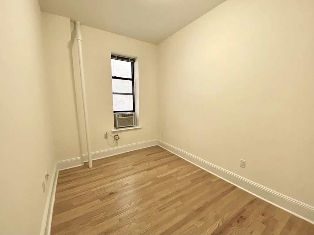 310 East 19th Street - Photo 6