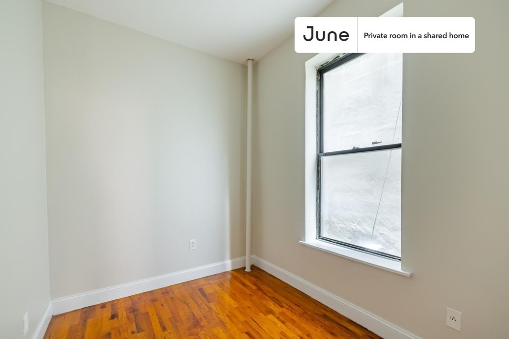 611 East 11 Street - Photo 1