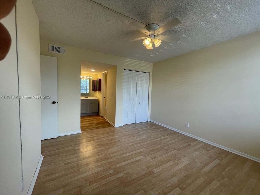 9431 Live Oak Pl - Photo 18