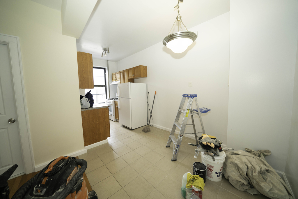 24-15 28th Street - Photo 5